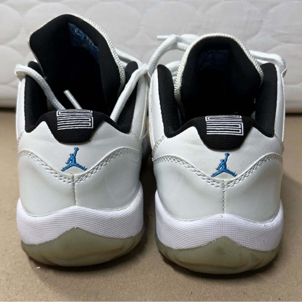 Jordan Athletic Shoes White and Black with Textured Upper - Picture 3 of 5
